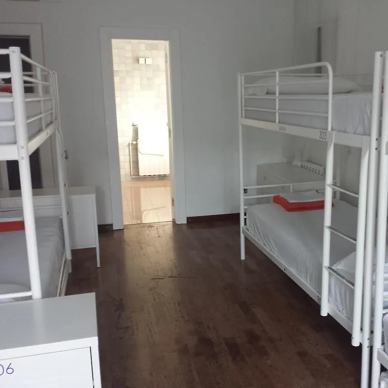 Sitges Beach Hostel 0*,
