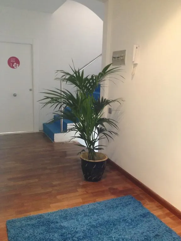 Sitges Beach Hostel 0*,
