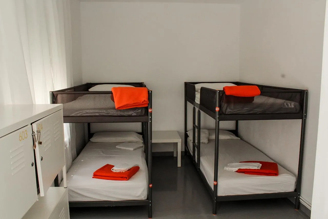 Sitges Beach Hostel 0*,